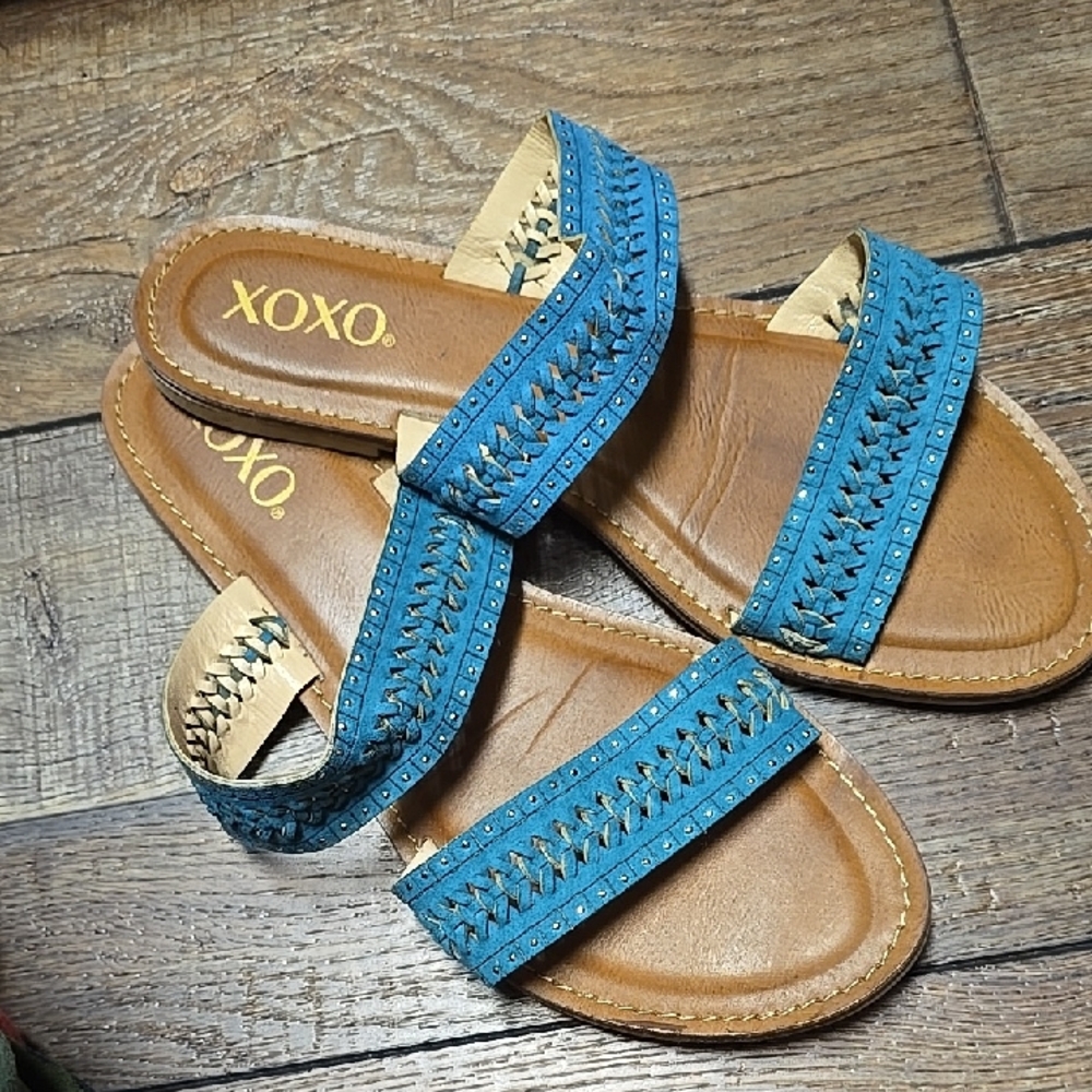XOXO Teal and Tan Women's Sandals